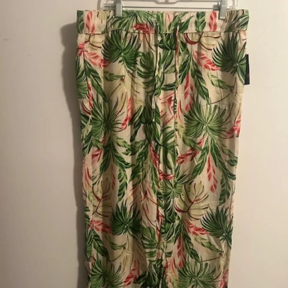 Helium London Green/Pink/White Floral drawstring crop pants, size 2X